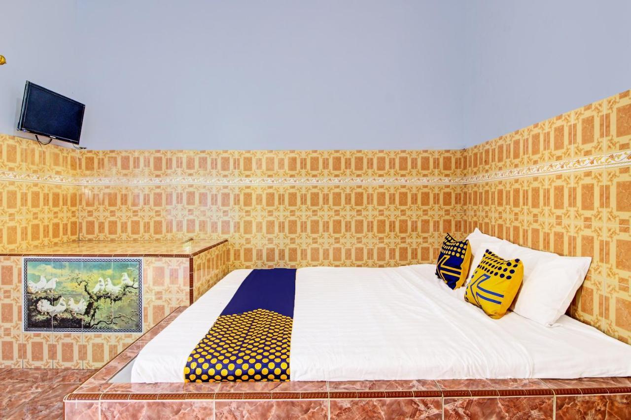 Spot On 91694 Hotel Rama Chandra Temanggung Eksteriør bilde